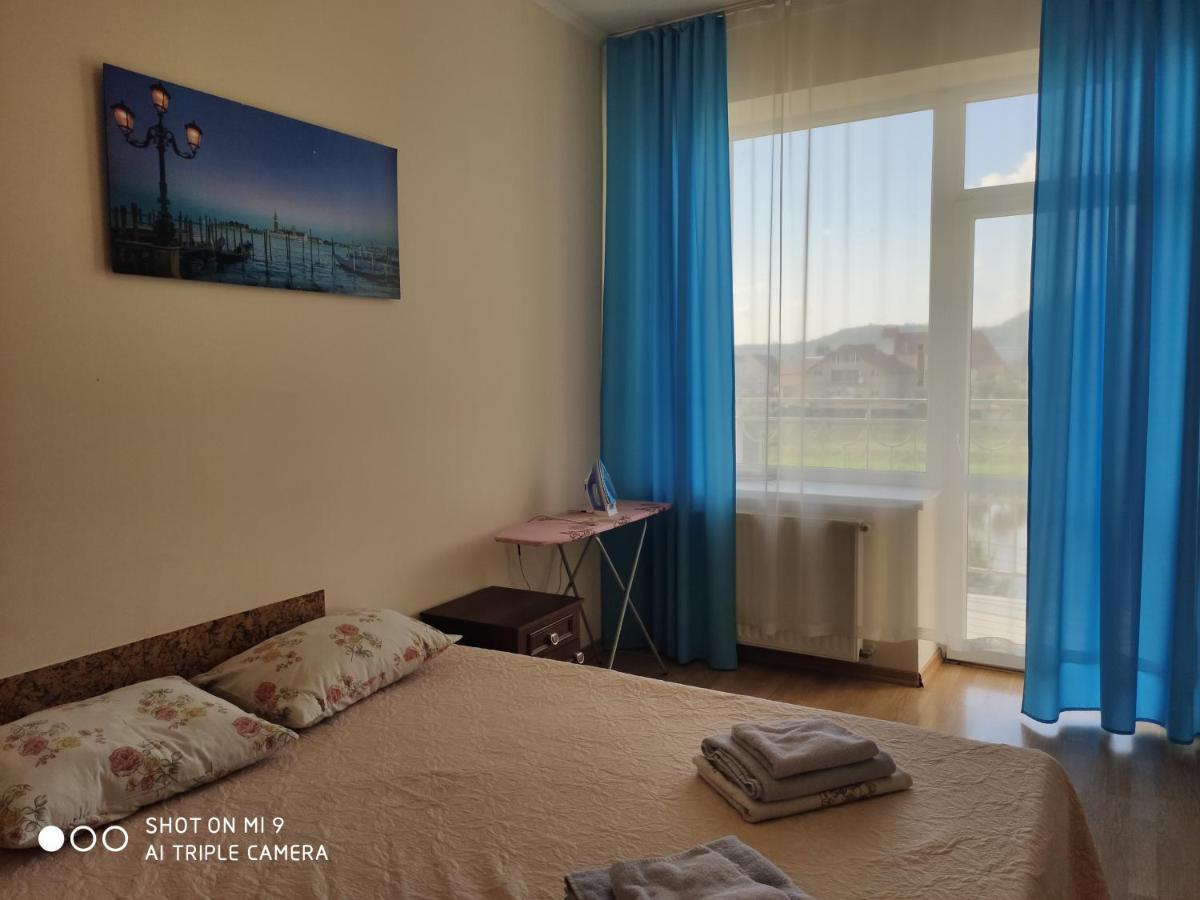Apartments Domovik Просторная Квартира С Видом На Горы ムカチェヴォ エクステリア 写真
