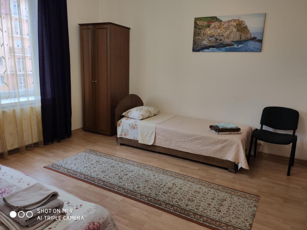 Apartments Domovik Просторная Квартира С Видом На Горы ムカチェヴォ エクステリア 写真